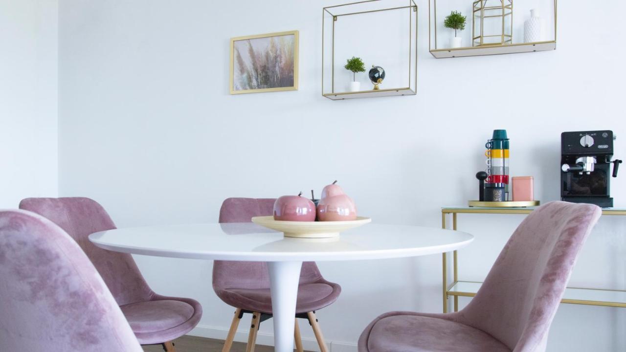 Apartments King And Queen Povile Luaran gambar