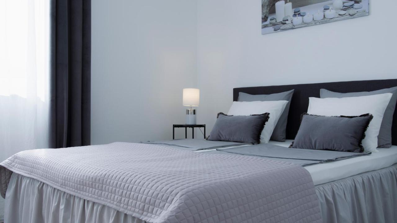 Apartments King And Queen Povile Luaran gambar
